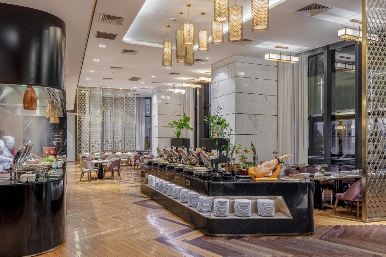 Hotel Melia Vinpearl Hue Esterno foto The restaurant