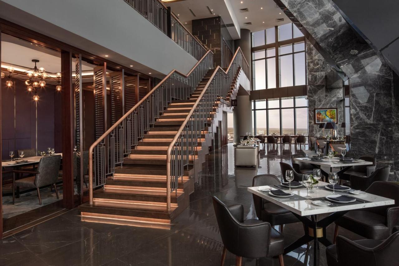 Hotel Melia Vinpearl Hue Esterno foto The restaurant's interior